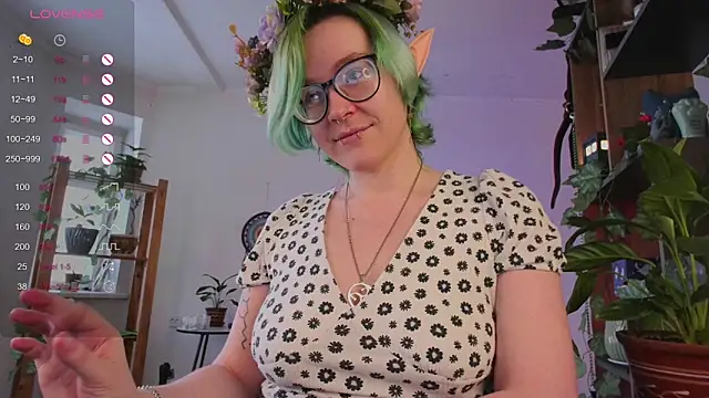 Snapshot of alisahug chatting on 01/27/25, 10:38 alisahug online show from 01/27/25, 10:38