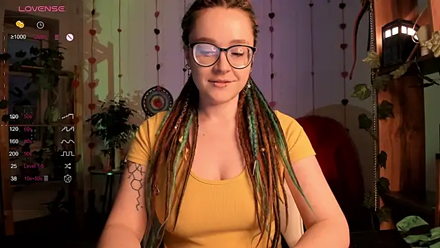 Snapshot of alisahug chatting on 02/12/25, 01:06 alisahug online show from 02/12/25, 01:06