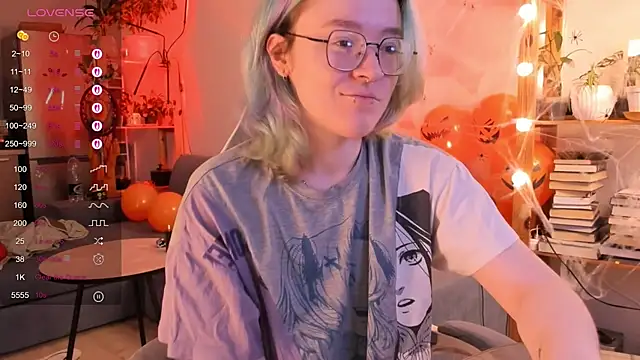 alisahug online show from 10/23/25, 08:35