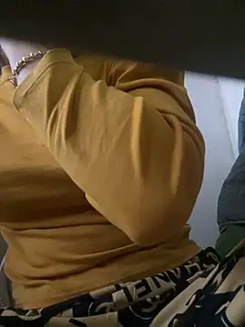 Snapshot of Tuongvy05 chatting on 03/12/25, 02:41 Tuongvy05 online show from 03/12/25, 02:41