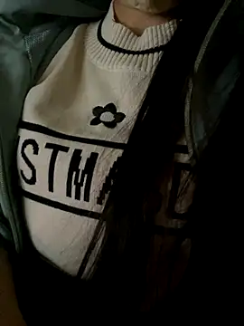 Snapshot of Tuongvy05 chatting on 11/20/25, 09:20 Tuongvy05 online show from 11/20/25, 09:20