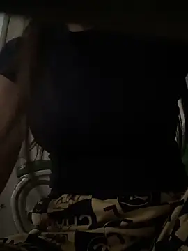 Snapshot of Tuongvy05 chatting on 12/14/25, 08:30 Tuongvy05 online show from 12/14/25, 08:30