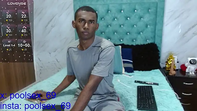 Snapshot of Poolsex_69 chatting on 01/05/25, 01:36 Poolsex 69 online show from 01/05/25, 01:36