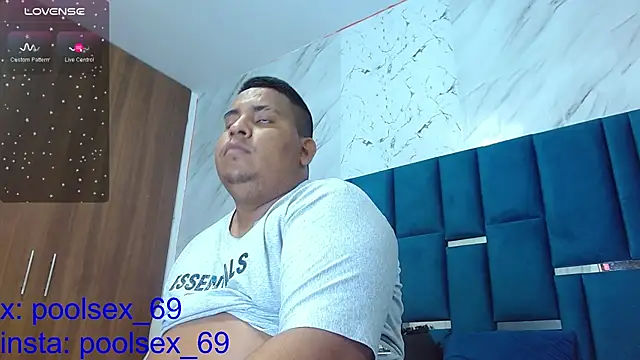 Snapshot of Poolsex_69 chatting on 01/18/25, 01:51 Poolsex 69 online show from 01/18/25, 01:51