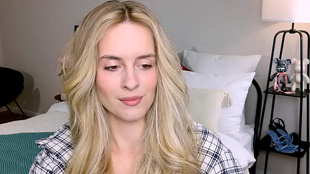 RozzitaBedberry online show from 09/26/25, 02:10