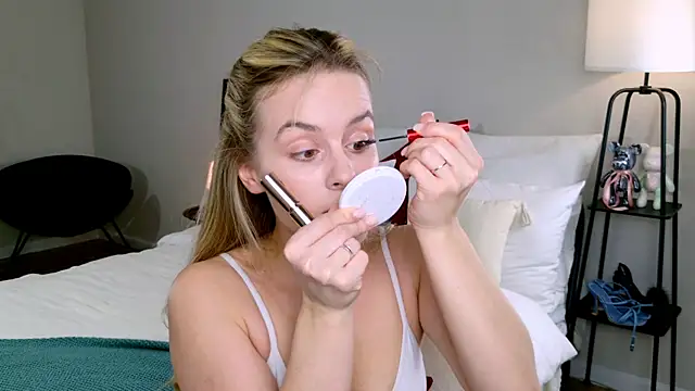 RozzitaBedberry online show from 11/05/25, 11:10