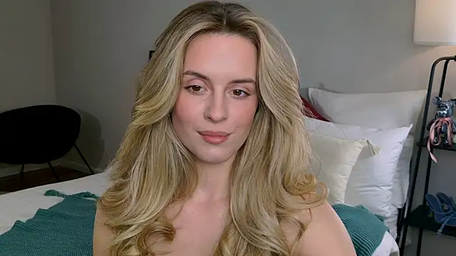 RozzitaBedberry online show from 11/21/25, 01:10