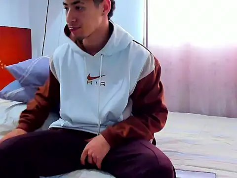 Chandler ken online show from 11/28/25, 01:14