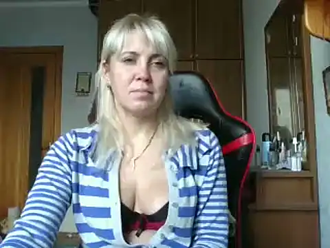 IrinaB1 online show from 11/18/25, 08:52