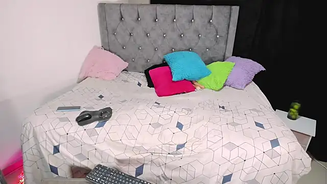 valenthottie online show from 12/22/24, 12:50