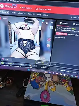 Snapshot of valenthottie chatting on 05/16/26, 04:42 valenthottie online show from 05/16/26, 04:42