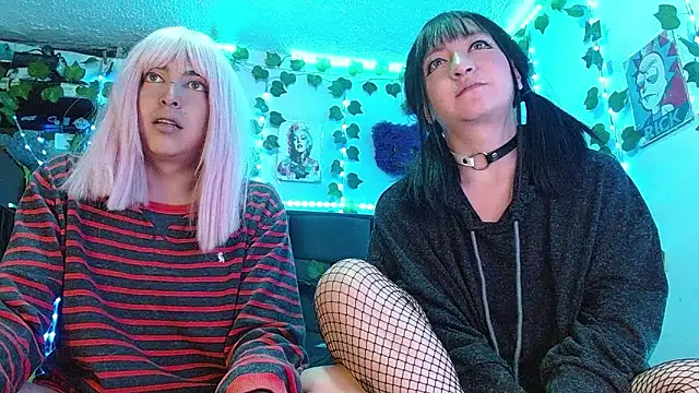 the lesbian game online show from 01/24/25, 07:51