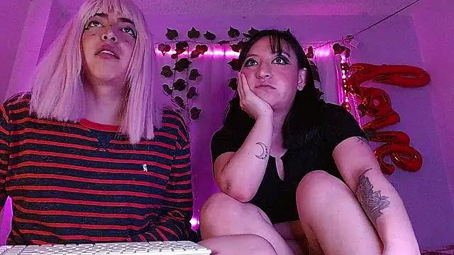 the lesbian game online show from 02/28/25, 06:21
