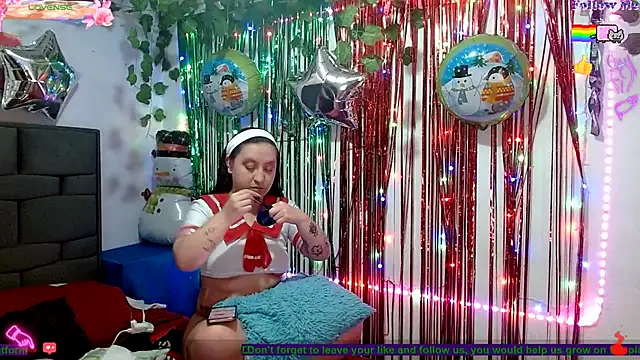 Snapshot of the_lesbian_game chatting on 12/22/25, 07:33 the lesbian game online show from 12/22/25, 07:33
