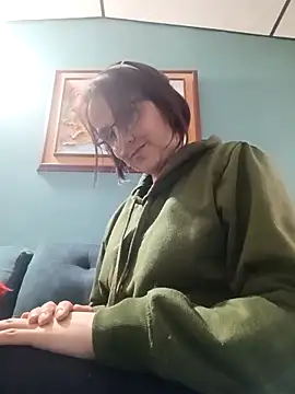 Snapshot of IsisBlake chatting on 11/04/25, 05:56 IsisBlake online show from 11/04/25, 05:56