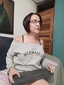 IsisBlake online show from 04/28/26, 05:01