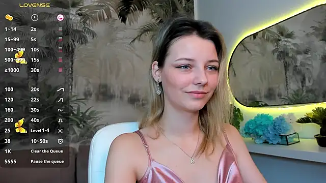 Snapshot of pretty_little_thing chatting on 01/15/25, 07:23 pretty little thing online show from 01/15/25, 07:23