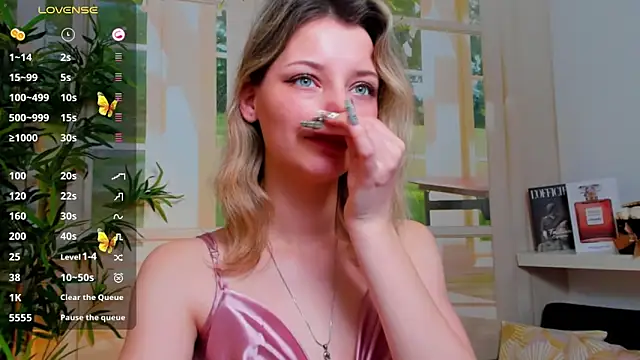 Snapshot of pretty_little_thing chatting on 01/30/25, 02:38 pretty little thing online show from 01/30/25, 02:38