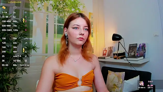 Snapshot of pretty_little_thing chatting on 09/13/25, 12:05 pretty little thing online show from 09/13/25, 12:05