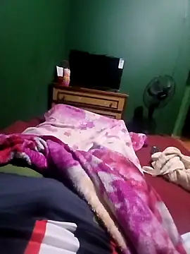 Snapshot of morenogts69 chatting on 09/20/25, 04:13 morenogts69 online show from 09/20/25, 04:13