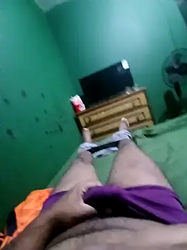 Snapshot of morenogts69 chatting on 10/06/25, 04:43 morenogts69 online show from 10/06/25, 04:43