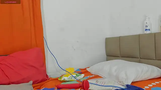 lilybaudyn  online show from 06/27/26, 08:52