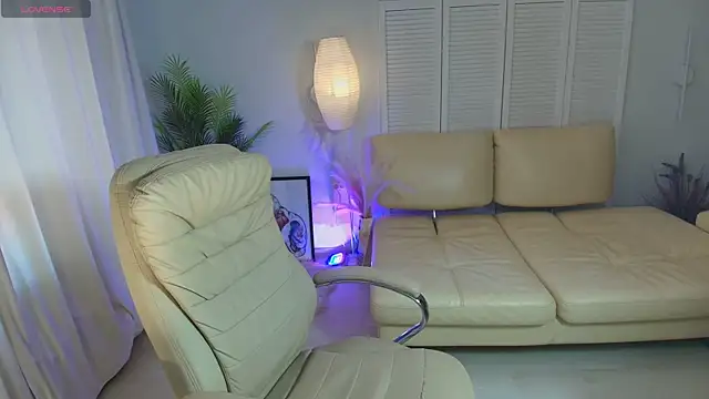 Daniela Kitty  online show from 06/25/26, 08:52