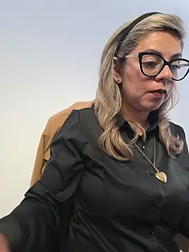 Snapshot of Cata_Office-12 chatting on 11/06/25, 02:07 Cata Office-12 online show from 11/06/25, 02:07