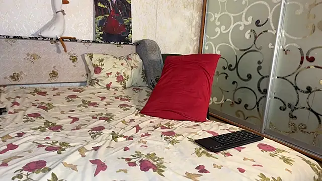 Stick Twlx online show from 10/03/25, 08:17