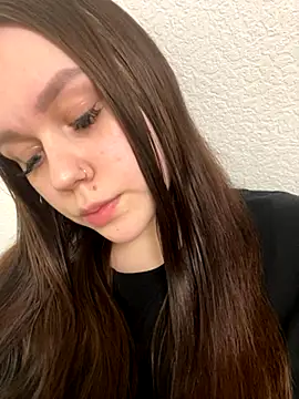 Snapshot of Marylallka5 chatting on 09/17/25, 09:38 Marylallka5 online show from 09/17/25, 09:38