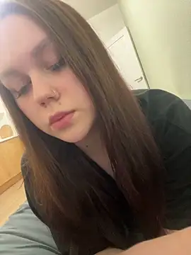 Snapshot of Marylallka5 chatting on 10/12/25, 07:24 Marylallka5 online show from 10/12/25, 07:24