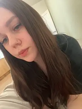 Snapshot of Marylallka5 chatting on 10/17/25, 06:05 Marylallka5 online show from 10/17/25, 06:05