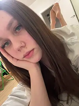 Snapshot of Marylallka5 chatting on 10/24/25, 05:53 Marylallka5 online show from 10/24/25, 05:53