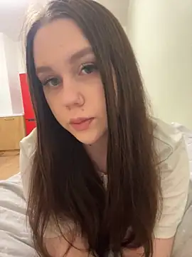 Snapshot of Marylallka5 chatting on 10/28/25, 05:37 Marylallka5 online show from 10/28/25, 05:37