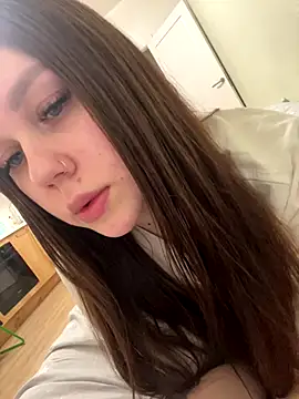 Snapshot of Marylallka5 chatting on 10/29/25, 05:04 Marylallka5 online show from 10/29/25, 05:04