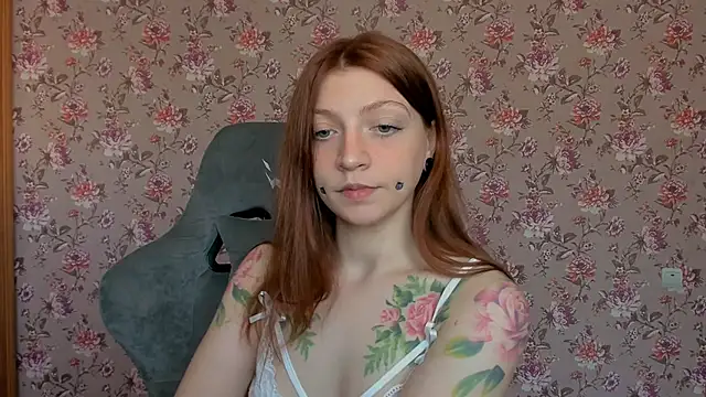 Lolly Haze online show from 06/19/26, 04:17