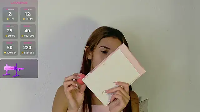 Snapshot of Iamkarlaa_doll chatting on 11/11/25, 08:47 Iamkarlaa doll online show from 11/11/25, 08:47