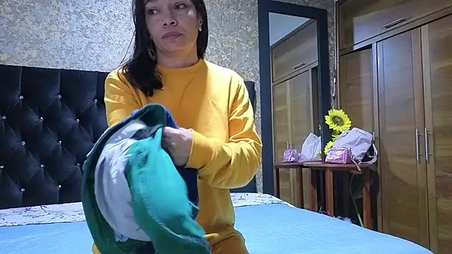 emma xuee online show from 10/13/25, 10:15