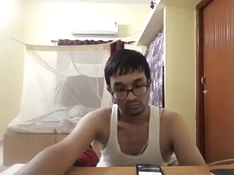 Snapshot of THE_NAKED_BOY chatting on 09/18/25, 02:08 THE NAKED BOY online show from 09/18/25, 02:08