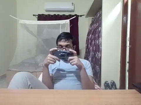 Snapshot of THE_NAKED_BOY chatting on 10/08/25, 12:58 THE NAKED BOY online show from 10/08/25, 12:58