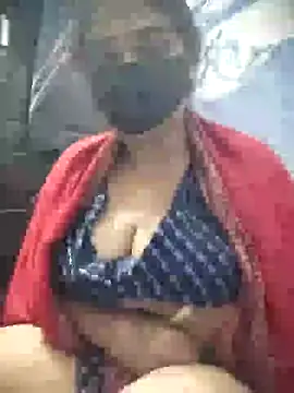 Snapshot of kirti__arora chatting on 12/07/24, 11:01 kirti arora online show from 12/07/24, 11:01