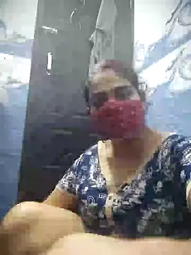 Snapshot of kirti__arora chatting on 01/11/25, 11:02 kirti arora online show from 01/11/25, 11:02