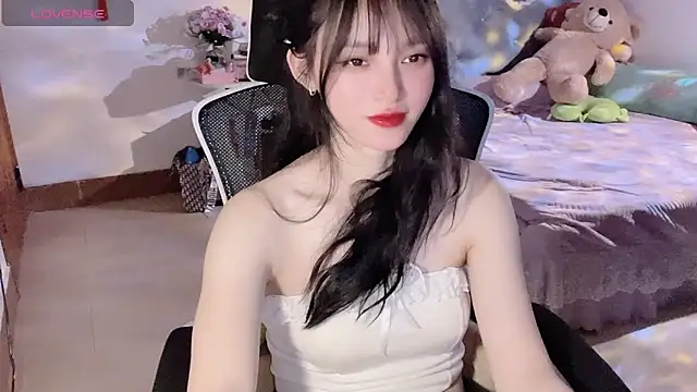    Nari    online show from 02/21/25, 10:59
