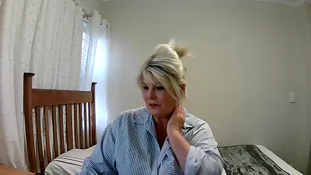 Miahotmilf online show from 01/04/25, 05:58