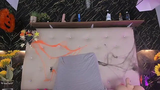 Alexa Smith   online show from 10/27/25, 05:33