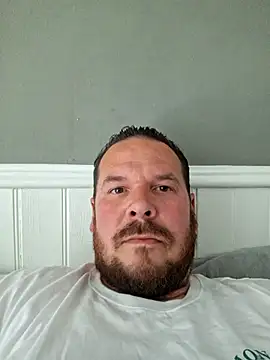 Snapshot of chrisB09 chatting on 06/16/26, 04:31 chrisB09 online show from 06/16/26, 04:31