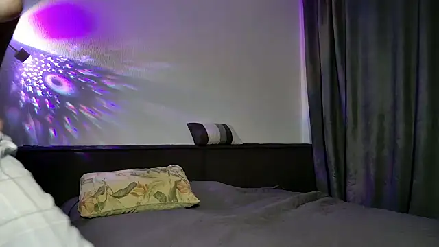 Snapshot of MazzyDoll chatting on 11/24/25, 04:01 MazzyDoll online show from 11/24/25, 04:01