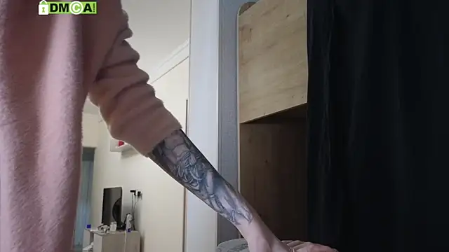 Snapshot of KawaiiNullify chatting on 11/21/25, 03:27 KawaiiNullify online show from 11/21/25, 03:27