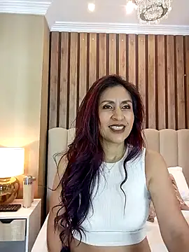 MonicaMoret online show from 01/18/25, 12:04