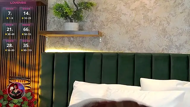 MonicaMoret online show from 07/16/26, 12:33